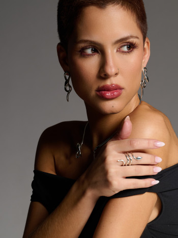 BRINCOS COBRA DIFERENTE CHAMATIVO FESTA ELEGANTE PRATA